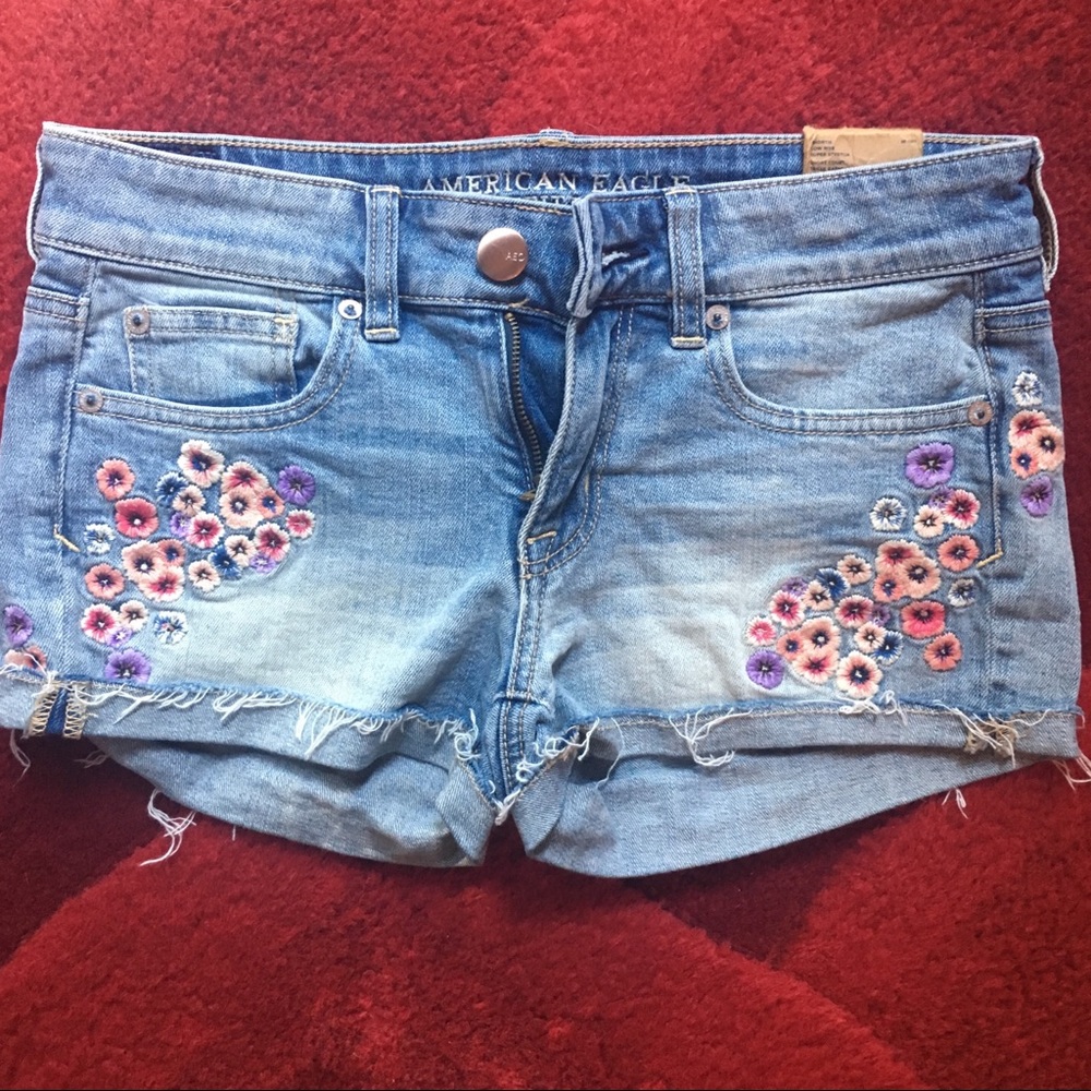 NWT American Eagle sz 4 denim shorts